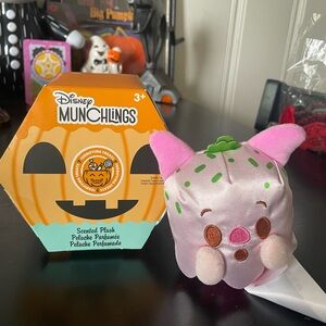 Disney Munchlings Halloween Ghost Piglet